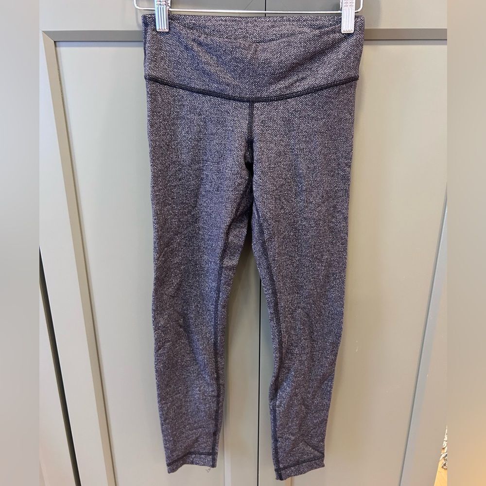 Lululemon Gray Herringbone Capri Leggings